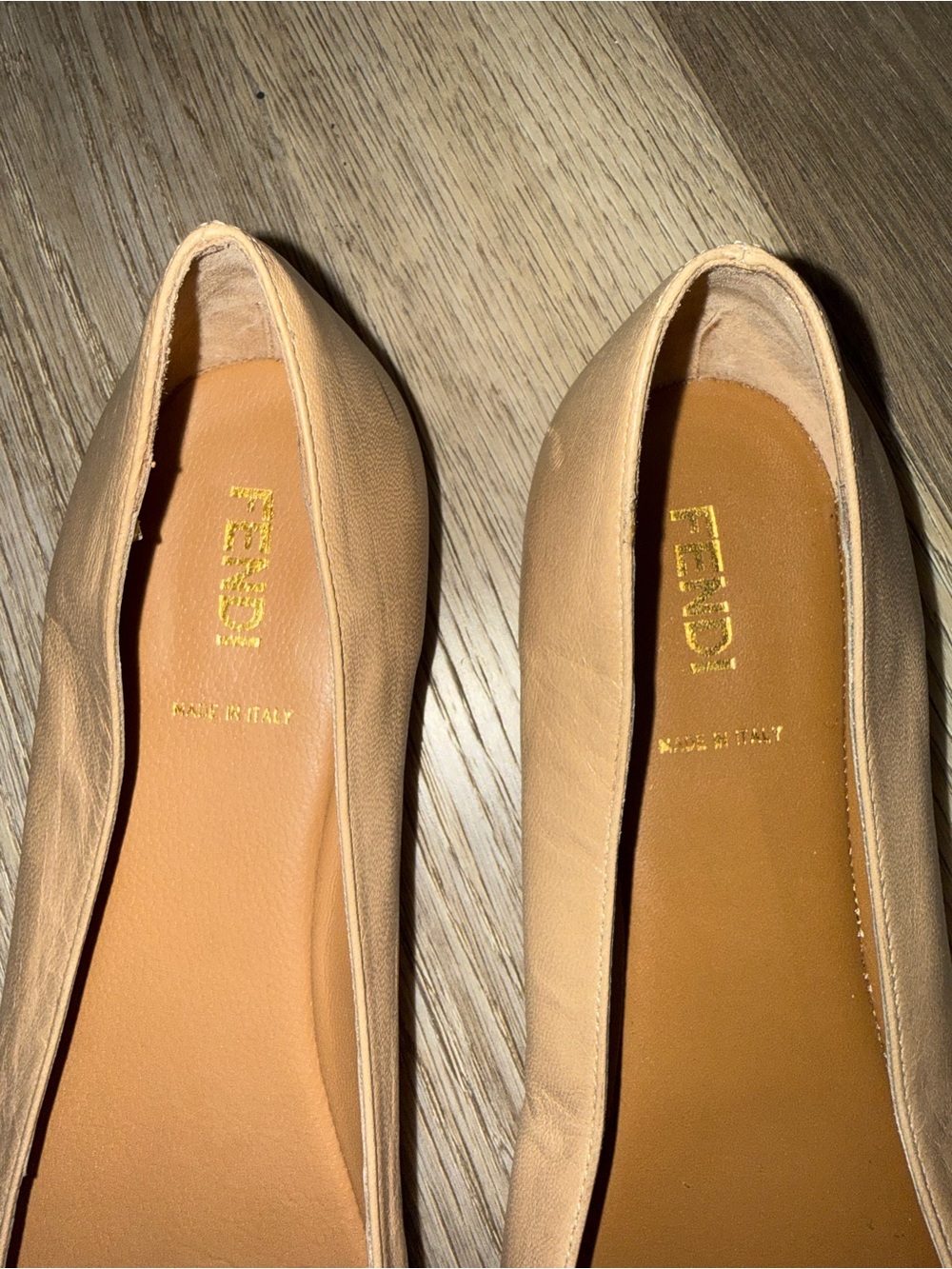 Fendi Two-Tone Beige and Black Leather Ballet Flats with Bow 40.5 - Picture 2 of 9